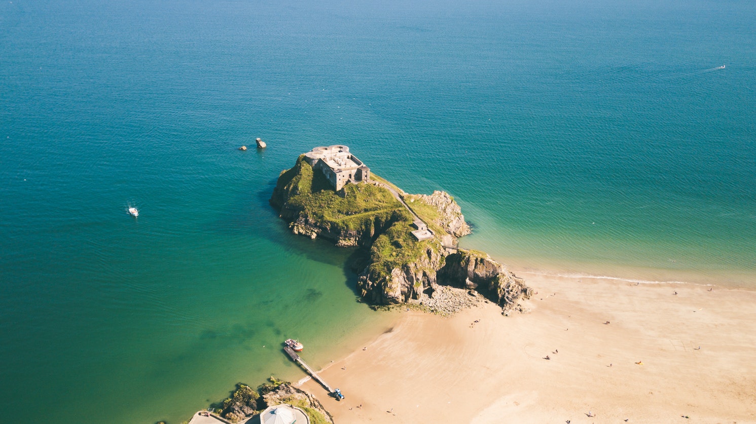 Tenby Castle Beach In Pembrokeshire | Beaches In Pembrokeshire